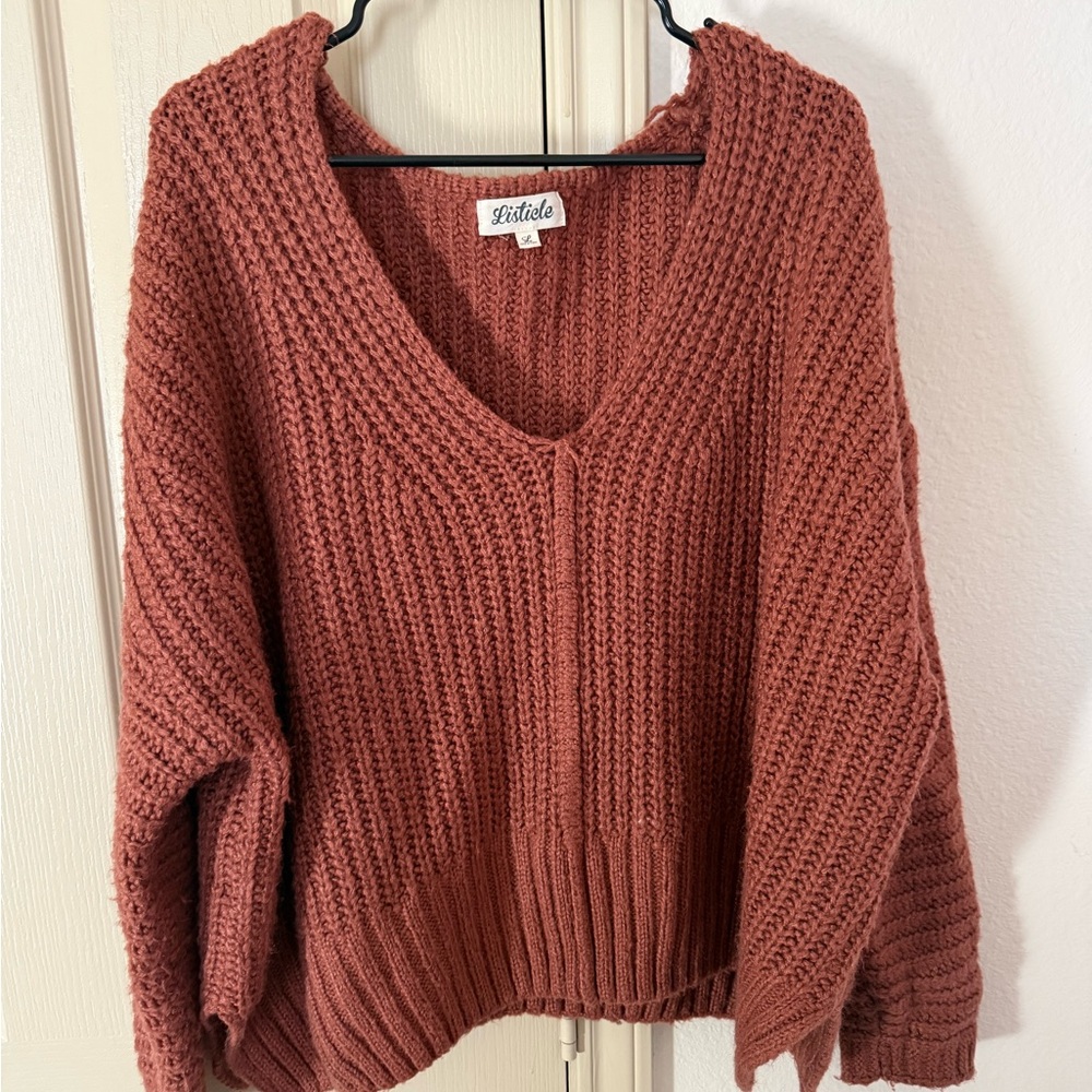 Listicle Women's V-Neck Sweater in Rust